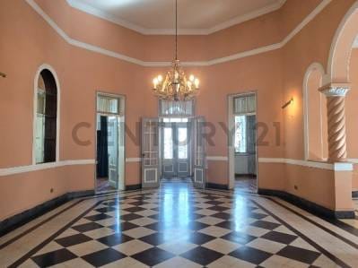 Residencia Señorial de Época sobre Avda. Mariscal López