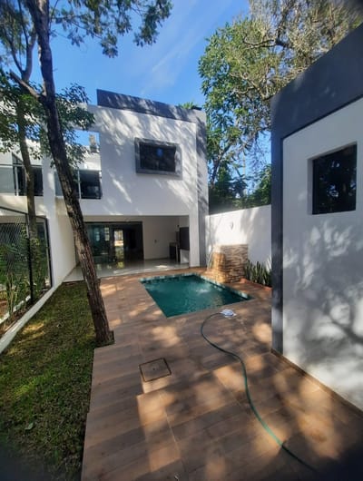 VENDO DUPLEX EN SANBER A PASOS DEL CLUB NAUTICO LAGO AZUL