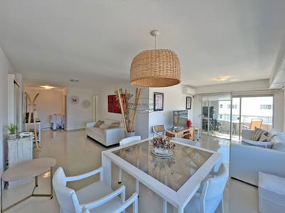 venta en Peninsula, 2 dormitorios 2 baños, Punta del Este