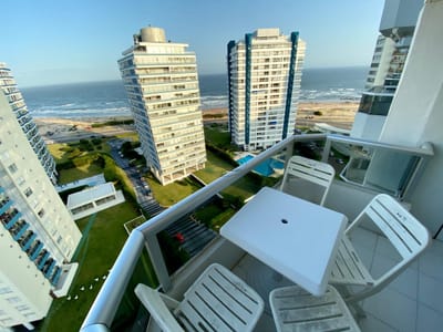 Apartamento en venta de 2 dormitorios y medio en Punta del Este