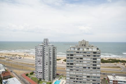Departamento en venta en Torre Onix, Oportunidad en Punta del Este