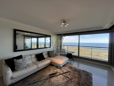 Apartamento de 3 Dormitorios Vista al Mar en Playa Brava Primera Linea Punta del Este