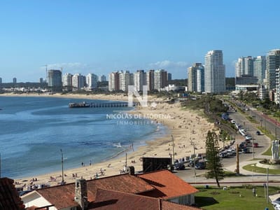 Apartamento en edificio emblematico con vista al mar en venta