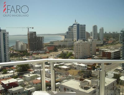 Apartamento en Chiverta 1 dormitorio con balcón y cochera