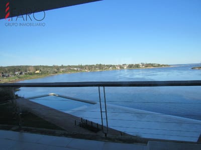 Apartamento en La Barra 4 dormitorios y servicio