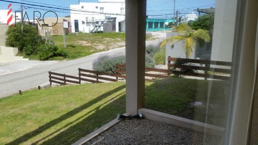 Muy linda casa estilo minimalista en Montoya de 4 dormitorios con parrillero