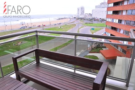 Apartamento en la Brava 4 dormitorios con terraza y garage