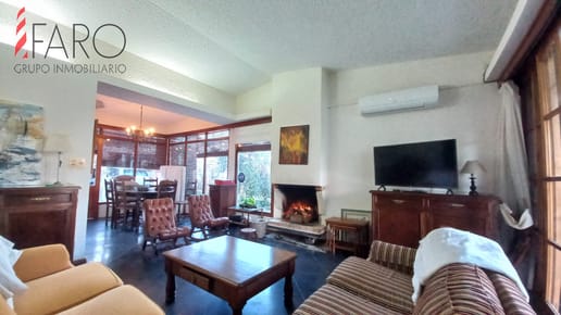 Vende casa de 3 dormitorios (incluye depp), en Parada 4 de Playa Mansa, Punta del Este