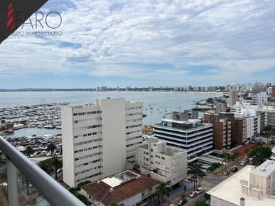 Apartamento en venta en Península, piso alto.
