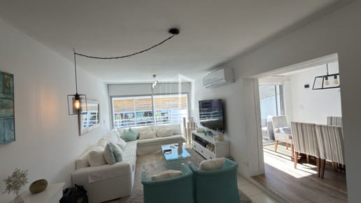 Apartamento tipo casa en plena pensula