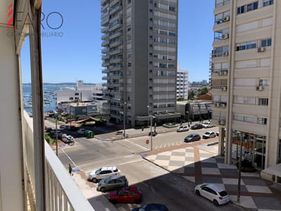 COMODO CON BALCON Y GARAGE EN SUBSUELO
