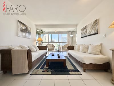Venta Apartamento 2 dormitorios Punta del Este Brava piso alto