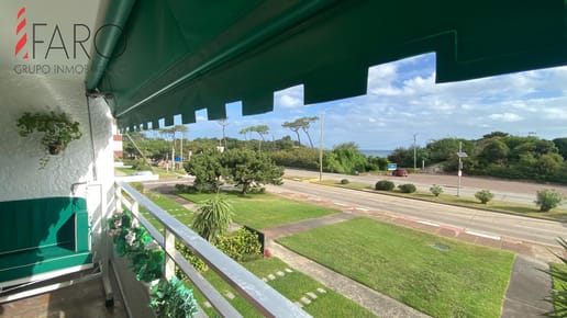 Apartamento en playa mansa, primera linea