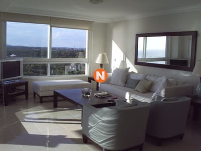 Apartamento en Venta y Alquiler, Mansa, Punta del Este, 3 Dormitorios.