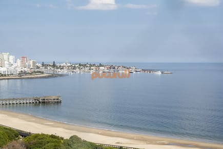 Departamento de 3 dormitorios en venta frente a Playa Mansa, Coral Tower