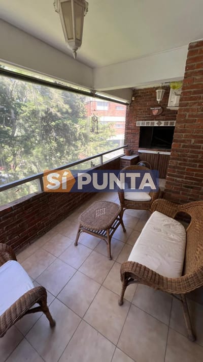 Apartamento en venta  3 dormitorios en Playa Mansa, Punta del Este.
