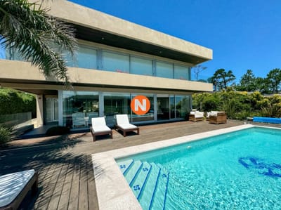 Casa en venta con 4 dormitorios frente a Laguna del Diario, Punta del Este, Maldonado