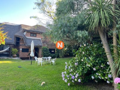 Venta de casa de 4 dormitorios en Pinares