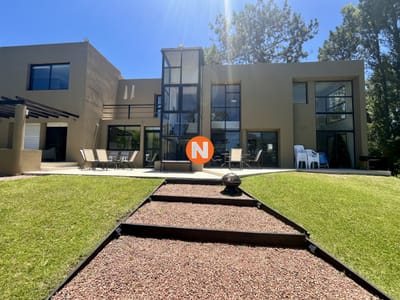 Alquiler anual temporal casa 5 dormitorios. Playa brava, Punta del Este