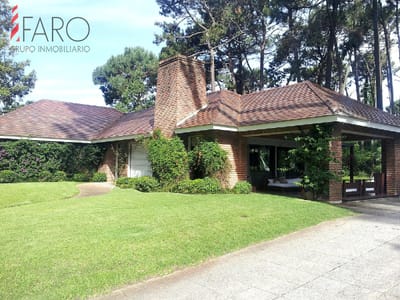 Casa en Lugano 3 dormitorios y dependencia, con parrillero