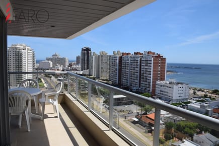 Apartamento en Mansa 2 dormitorios con terraza y parrillero