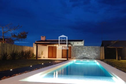 Primera fila con vista al océano. Gran piscina climatizada, barbacoa cerrada, wifi