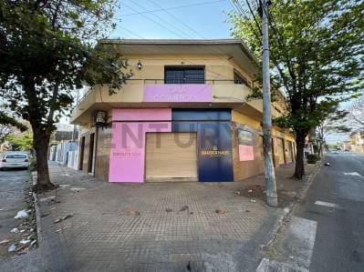 Vendo edificio con locales comerciales y departamentos (Todos alquilados)
