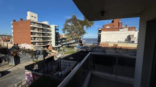 Alquiler Amplio Apartamento 3 Dormitorios Doble Garaje A 1 Cuadra De La Rambla En Malvin