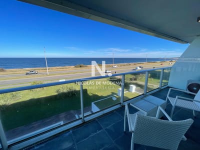 Departamento de 2 dormitorios en venta Primera Linea.