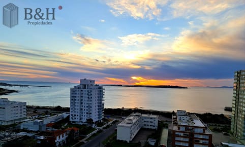 PUNTA DEL ESTE MANSA APTO 3 SUITES BALCON CON PARRILLERO EXCELENTE VISTA Y AMENITIES!