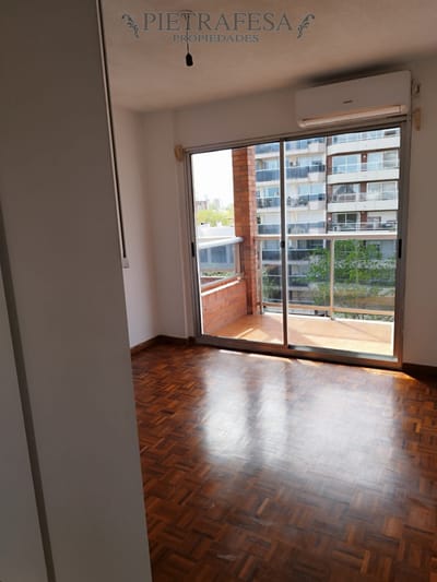 Alquiler de apartamento, monoambiente , 1 baño . Pocitos