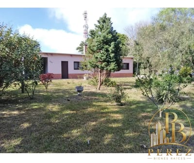 Casa en venta c/ cochera en Chuy