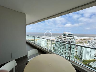Vende apartamento dos dormitorios Punta del este playa Brava edificio Wind Tower