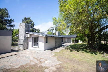 Casa en venta c/ cochera en El Pinar