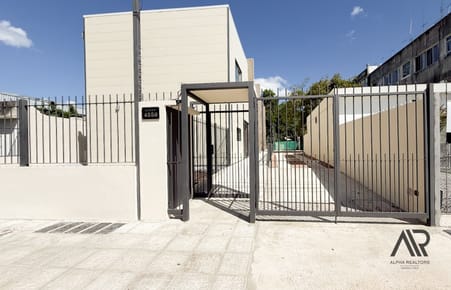 ALQUILER APARTAMENTO DOS DORMITORIOS COCHERA DUPLEX JARDIN FONDO MALVIN NORTE