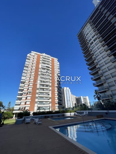 Amplio Apartamento de 2 dormitorios con vistas despejadas