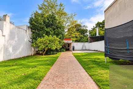 Casa en venta c/ cochera en Brazo Oriental