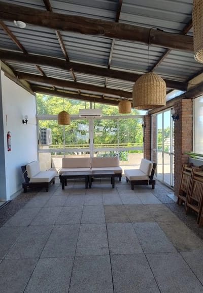 Exclusivo monoambiente con entrepiso, ideal para alquiler, en el codiciado barrio Atahualpa, sobre la vibrante calle Américo Vespucio.