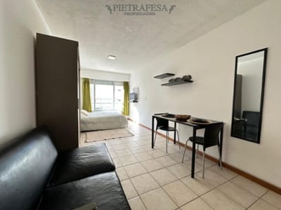 Apartamento en alquiler, monoambiente, 1 baño. Amueblado. Pocitos.