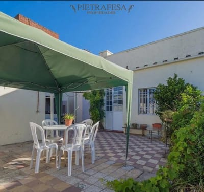 Casa en venta 4 dormitorios, 2 baños, garaje-Unión