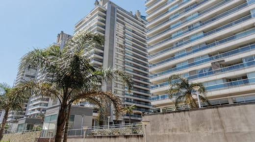 DIAMANTIS PLAZA - ALQUILER APARTAMENTO - 3 DORMITORIOS CON GRAN TERRAZA CON PARRILLERO - 2 GARAJES