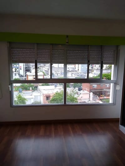 ALQUILER EN PARQUE BATLLE, MONO AMBIENTE EN PISO 7 AL CONTRA FRENTE, SUM, PARRILLERO, LAVADERO, SEGURIDAD 24HS