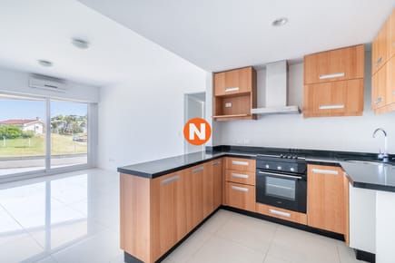 Apartamento en Venta y Alquiler, Mansa, Punta del Este, 2 Dormitorios.