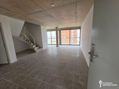Alquiler tríplex a estrenar de 3 dormitorios en Barrio Sur
