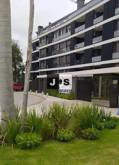 Alquilo apartamento dos dormitorios en Punta gorda con cochera