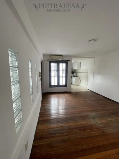 Apartamento en alquiler, 1 dormitorio, 1 baño, terraza. Cordón.