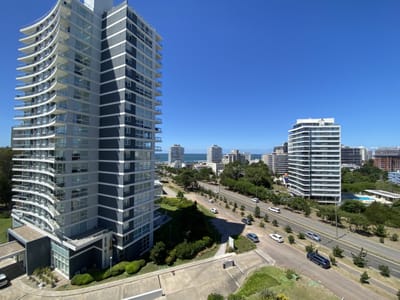 ALQUILER TEMPORARIO DE APARTAMENTO DE 3 DORMITORIOS EN BRAVA PUNTA DEL ESTE
