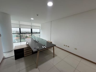 Oficinas en Alquiler / Edificio Trading Park