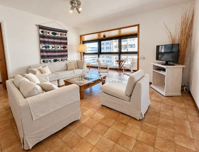 se vende amplio apartamento en Playa Brava, frente a Los Dedos. 2 dorm. y 2 baños | Venta