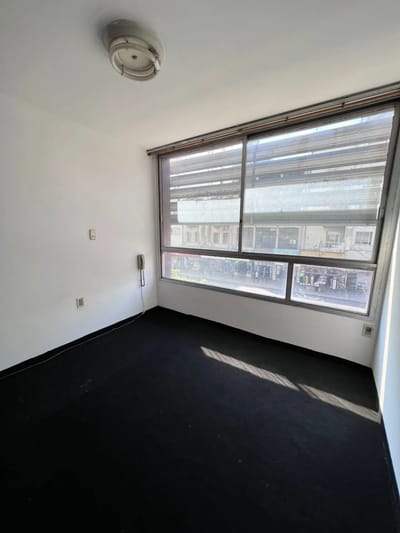 VENTA CON RENTA MONO AMBIENTE EN CORDON, CON DIVISION, CON SERVICIO PORTERIA 24HS